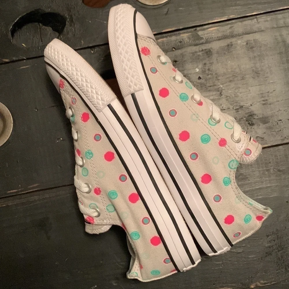 Girls CONVERSE Chuck Taylor ALL STAR Circle Print OX Sneakers